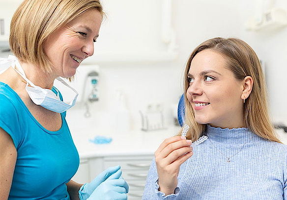 Invisalign – Zahnarztpraxis Alt & Brandl Invisalign – Zahnarztpraxis Alt & Brandl